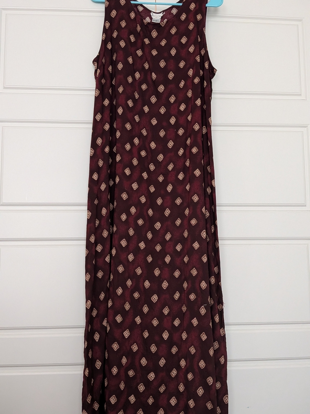 Sleeveless Maroon Maxi Dress with Geometric Print